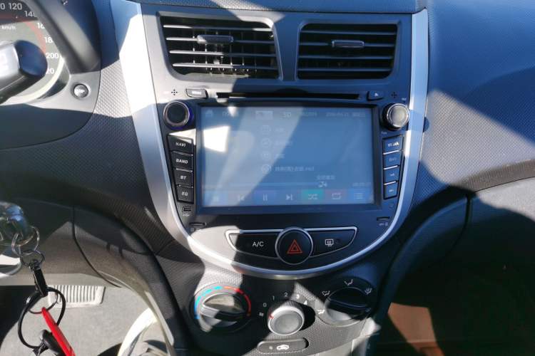 Used Hyundai Verna Ray 2014 1.4L Automatic GLX