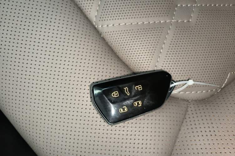 Used Volkswagen Viloran 2023 380TSI Prestige Edition
