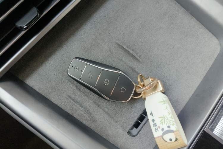 Used BYD Seal 2024 HONOR Edition DM-i 1.5L 121km Luxury Model
