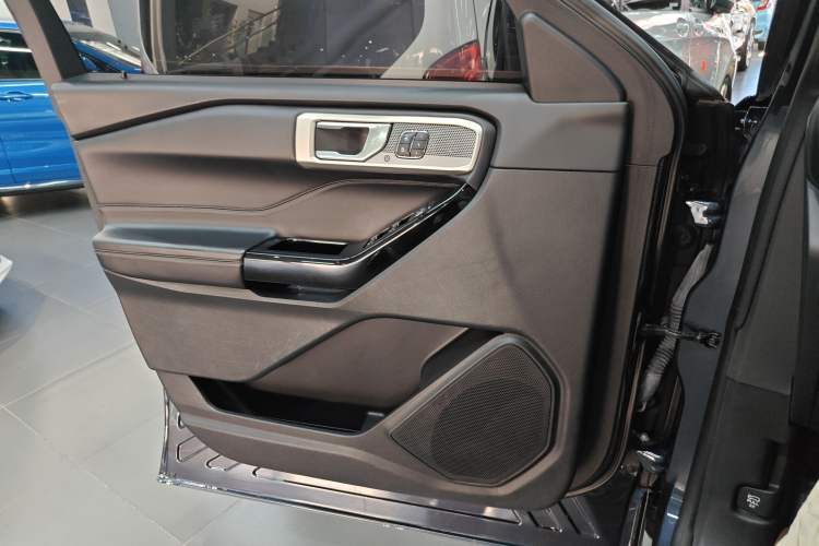 Used Ford Explorer 2020 EcoBoost 285 4x4 Titanium Edition 7-Seater
