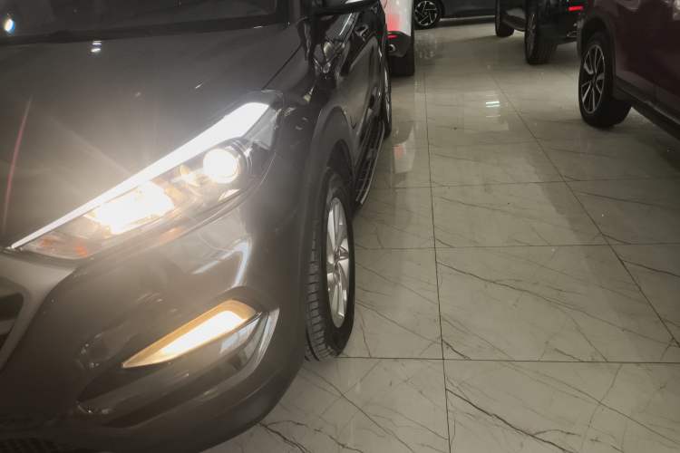Used Hyundai Tucson 2018 1.6T Dual-Clutch Two-Wheel Drive 15th Anniversary Special Edition