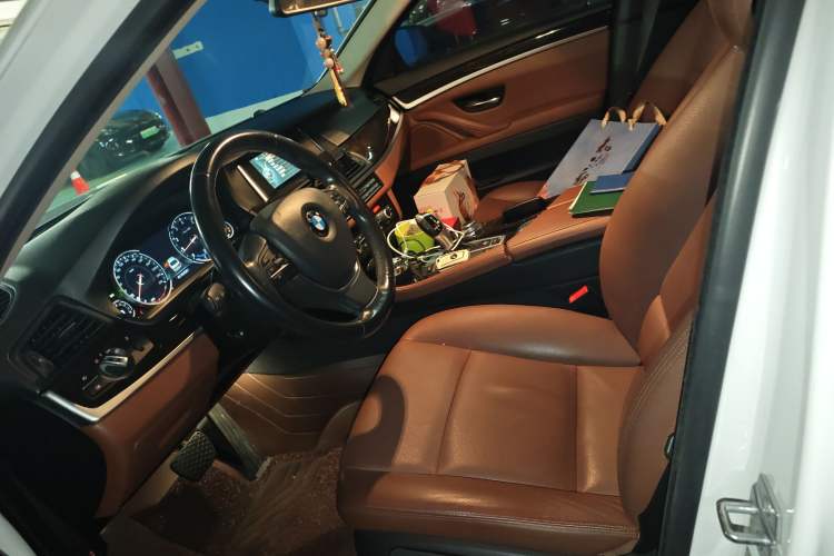 Used BMW 5 Series 2017 525Li Leading Model
