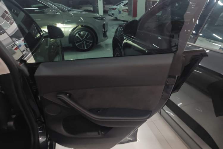 Used Tesla Model Y 2024 Rear-Wheel-Drive Version
