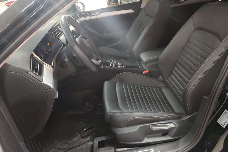 Used Volkswagen Magotan 2025 Zhongxiang Version 280TSI DSG Comfort Edition
