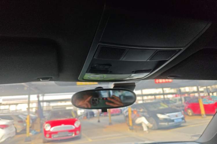 Used Volkswagen Beetle 2015 180TSI model
