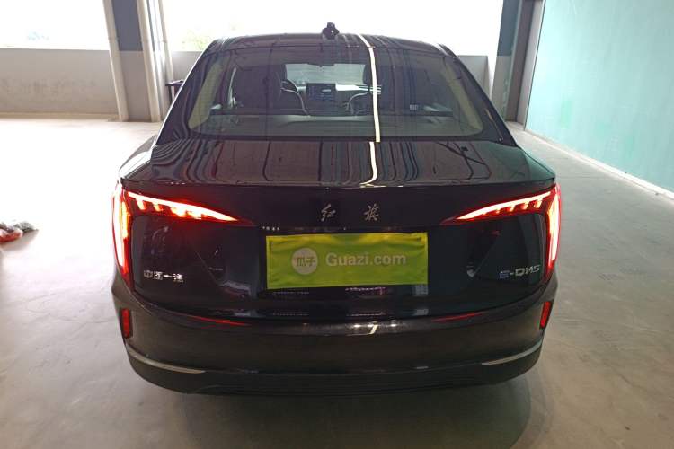 Used Hongqi E-QM5 2024 450km Range Commuter Version
