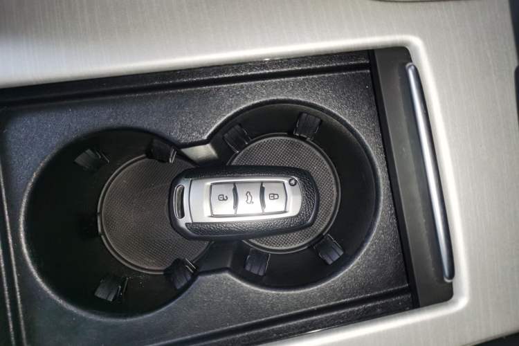 Used Geely Auto Emgrand X7 Sport 2020 1.8TD DCT Two-Wheel Drive Smart Connect 4G-Enabled Version
