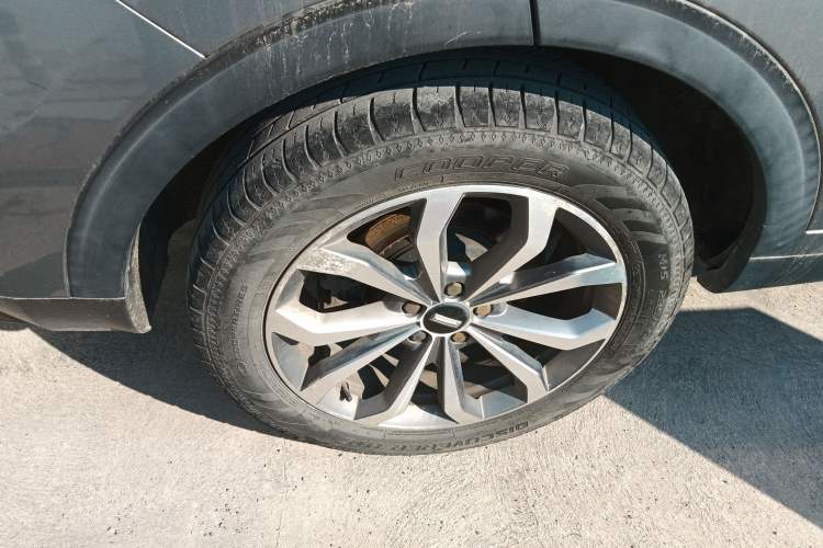 Used Wey VV6 2018 2.0T Two-Wheel-Drive Ultra-Luxury Version China V Standard