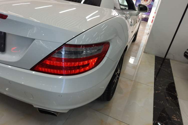 Used Mercedes-Benz SLK-Class 2011 SLK 200 Fashion Model
