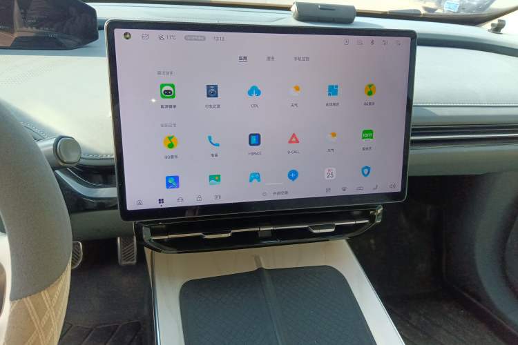 Used  GT 2023 560 Rear-Drive Tech Edition