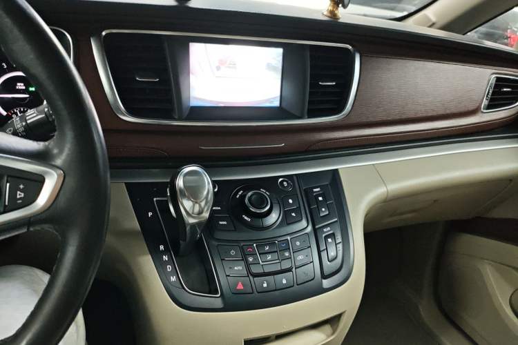Used Buick GL8 2018 28T Luxury Model China VI Standard
