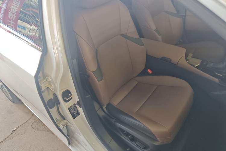 Used Lexus ES 2023 200 Excellence Edition