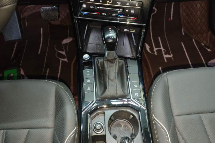 Used Volkswagen Passat 2024 380TSI Dragon Glory Edition
