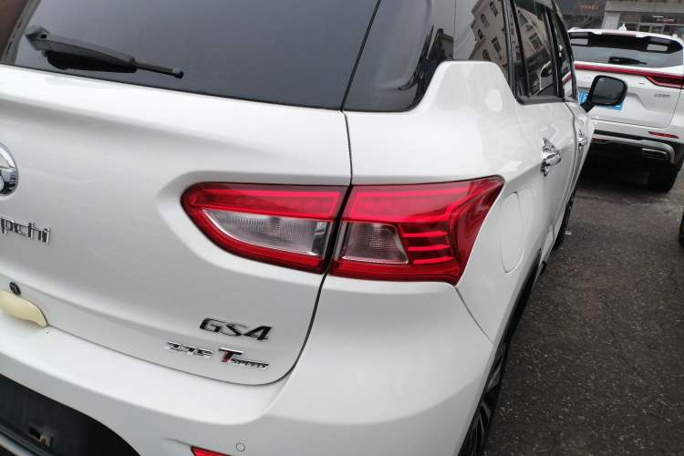 Used GAC Trumpchi GS4 2017 235T G-DCT Two-Wheel Drive Luxury Edition
