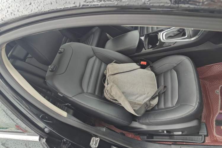 Used Ford Edge 2018 EcoBoost 245 Two-Wheel-Drive Titanium 7-Seater China VI Standard
