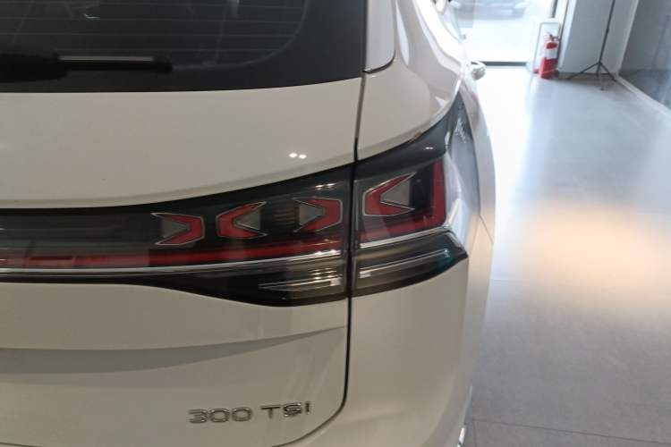 Used Volkswagen Tayron 2023 300TSI Two-Wheel-Drive Luxury Plus Advanced Edition