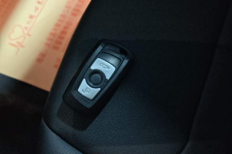 Used BMW 3 Series 2015 320Li Luxury Edition Fashion Model
