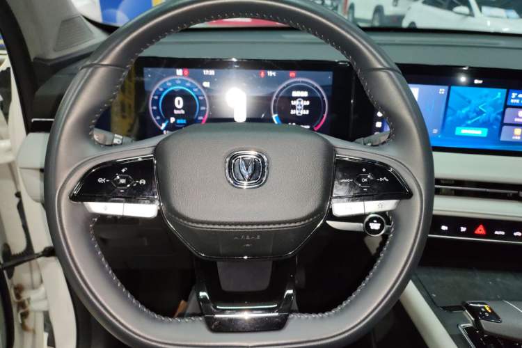 Used Changan CS75 PLUS 2024 3rd Generation Champion Edition 1.5T Intelligent Drive Dynamic Model
