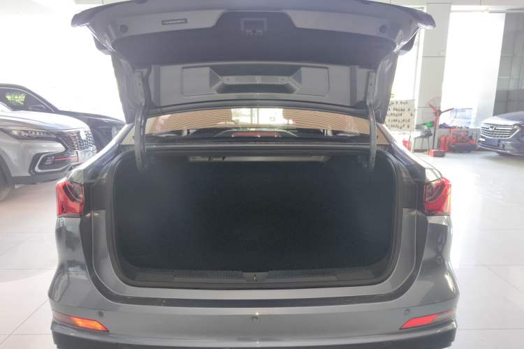 Used Roewe i5 2023 1.5L Manual Comfort Edition
