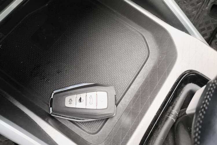 Used Geely Auto Emgrand 2022 4th Generation 1.5L CVT Flagship Model
