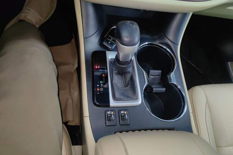 Used Toyota Highlander 2015 2.0T Two-Wheel Drive Luxury Edition 7 Seats
