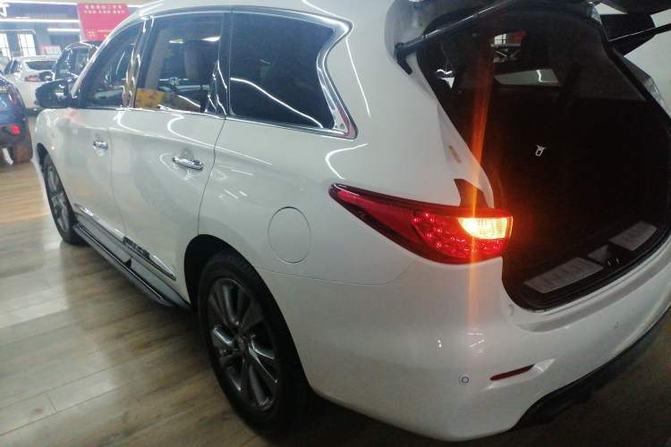 Used Infiniti QX60 2014 3.5L Four-Wheel Drive All-Terrain Version
