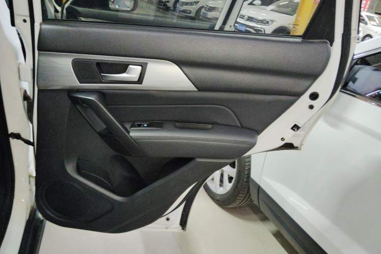 Used Haval H2 2018 1.5T Dual-Clutch Two-Wheel Drive Fashion Model China VI Standard
