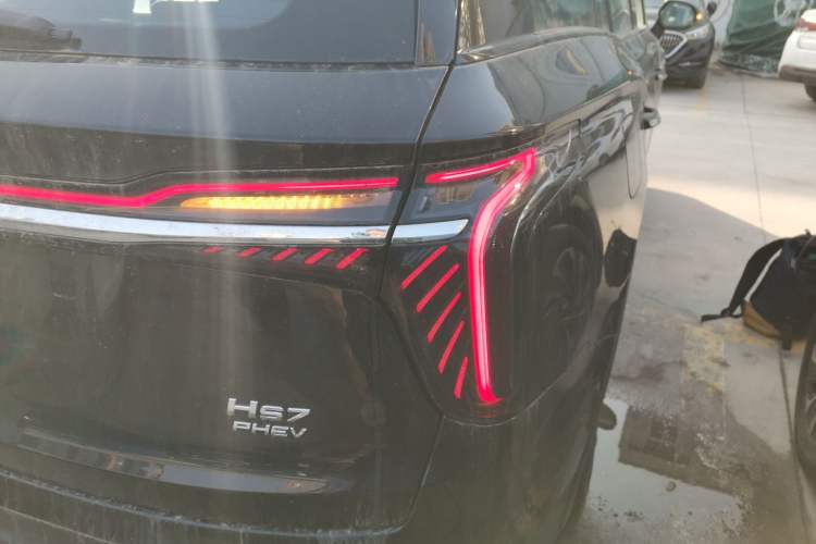 Used Hongqi HS7 PHEV 2024 2.0T PHEV Four-Wheel Drive Flagship Edition 6 Seats