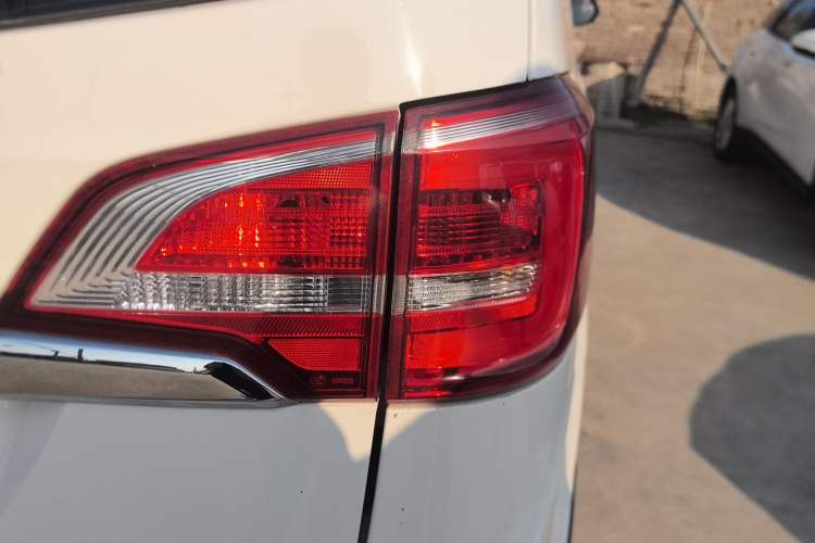 Used Baojun 730 2016 1.5T Manual Luxury Edition 7 Seats
