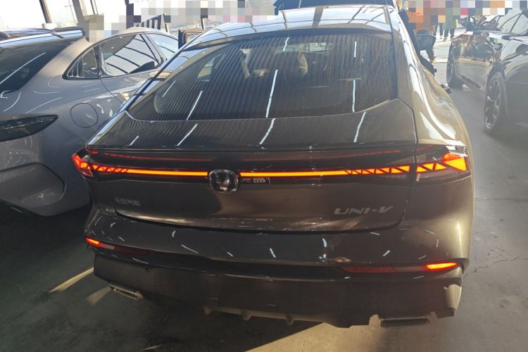 Used Changan UNI-V 2024 1.5T Prestige Edition
