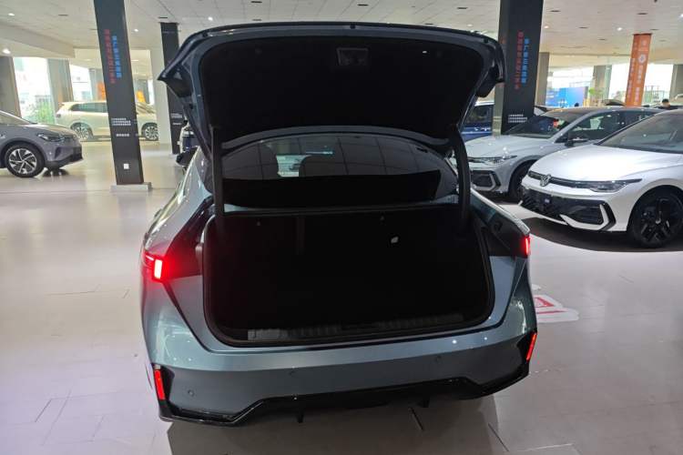 Used Lynk & Co 07 2024 EM-P 126 Long-Range Ultra
