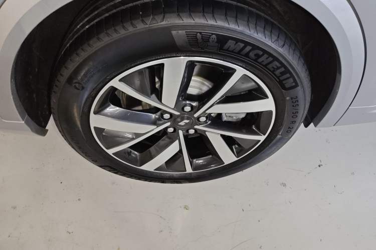 Used Li Auto L8 2023 Max model
