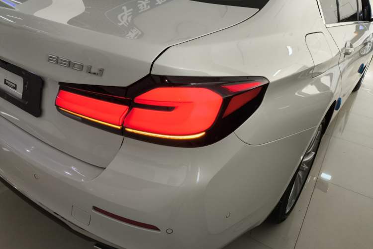 Used BMW 5 Series 2022 Second Facelift 530Li Luxury Edition Premium Package
