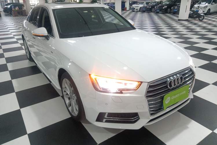 Used Audi A4L 2018 30th Anniversary Edition 40 TFSI Fashion Model
