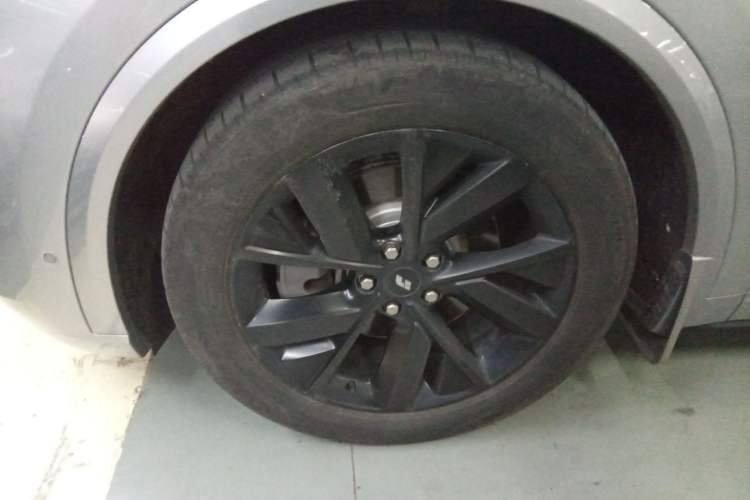 Used Li Auto L8 2023 Pro Model
