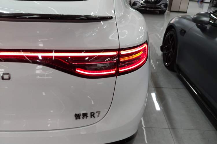 Used Hima Luxeed R7 2024 All-Electric 736 km Ultra