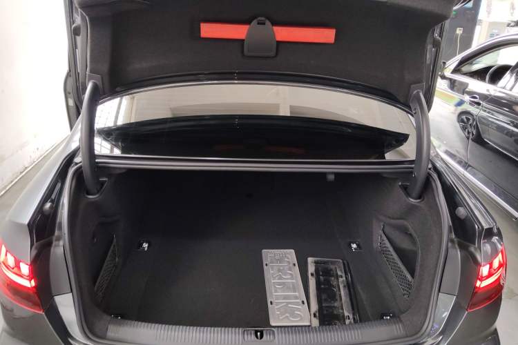 Used Audi A4L 2022 40 TFSI Luxury Dynamic Model