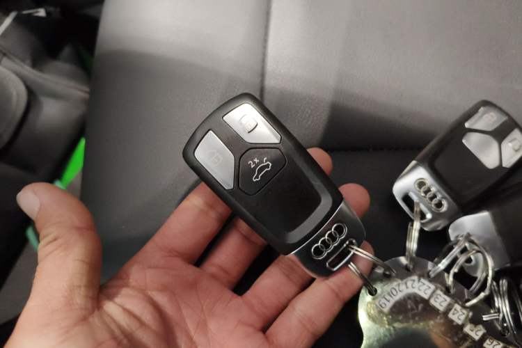 Used Audi A4L 2019 40 TFSI Ambition China VI