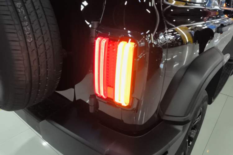 Used Tank 300 2025 2.0T Challenger
