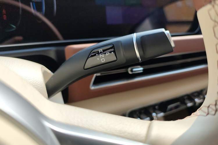 Used ORA Good Cat 2023 401 km Standard Range Luxury Version Lithium Iron Phosphate