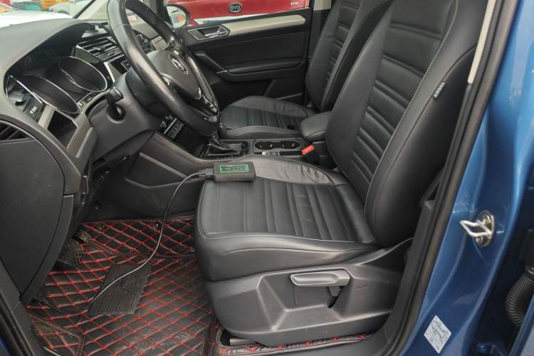 Used Volkswagen Touran 2016 Volkswagen Touran L 280TSI DSG Comfort Edition
