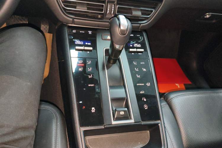 Used Porsche Macan 2023 Macan 2.0T
