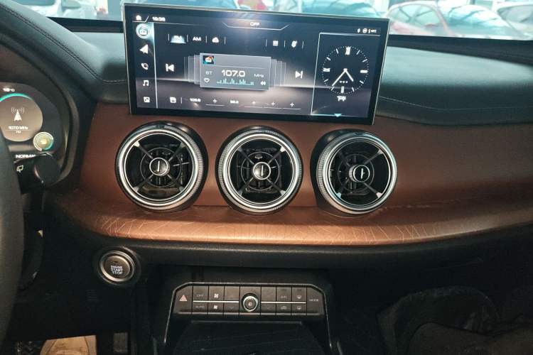 Used Wey VV5 2020 1.5T Two-Wheel Drive Smart Pioneer