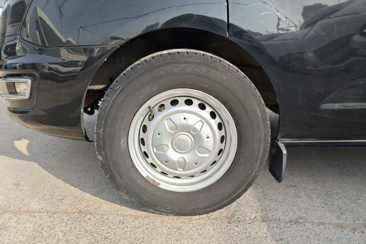 Used Ford Transit 2019 2.0T Diesel Multi-Purpose Commercial Vehicle Mid-Drive Mid-Roof 6-Seater China VI Standard
