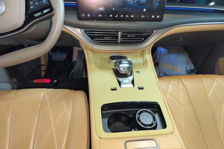 Used Denza D9 2022 DM-i 970 Four-Wheel Drive Flagship Model