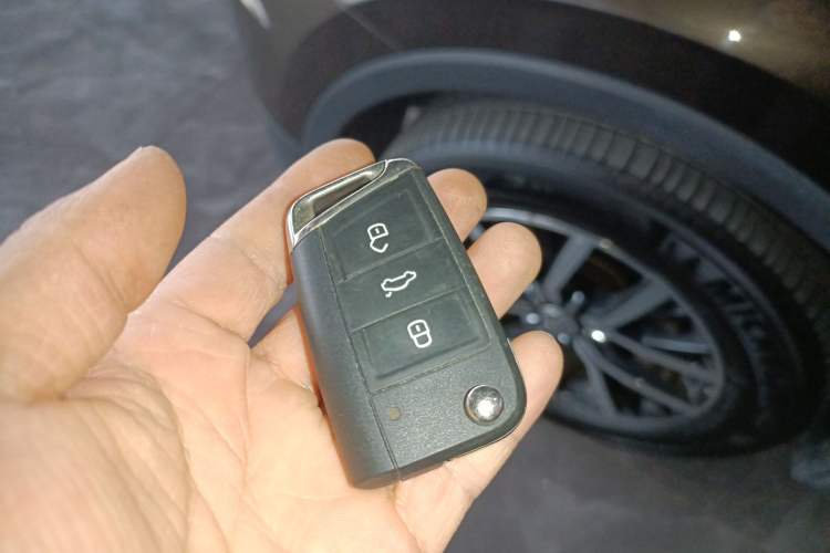 TDK.VehicleDetails.img