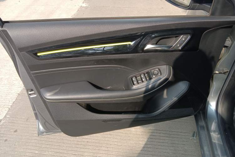 Used Roewe i5 2021 Revised Version 1.5L CVT Diamond Edition
