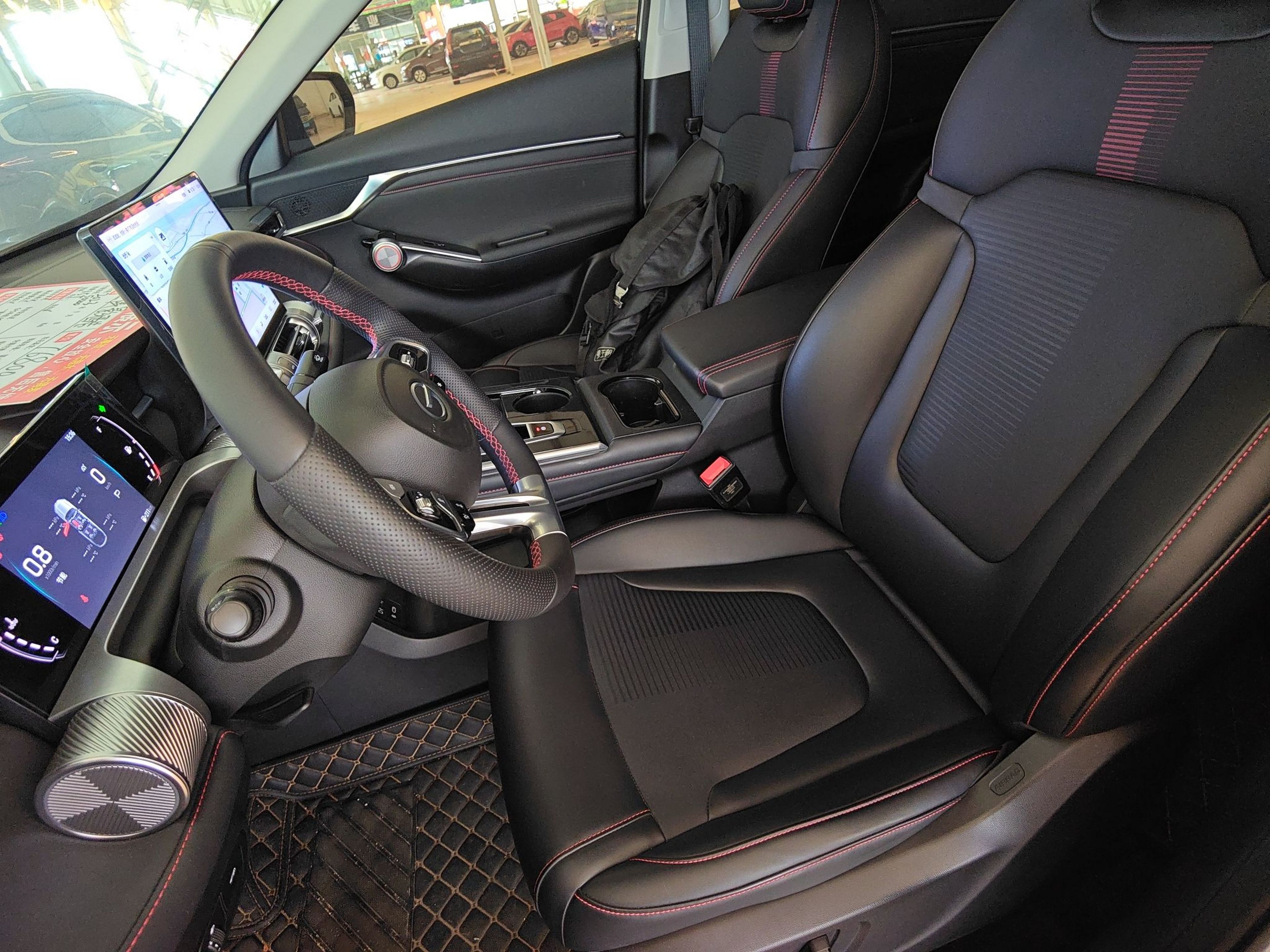 المقاعد الأمامية داخل السيارة