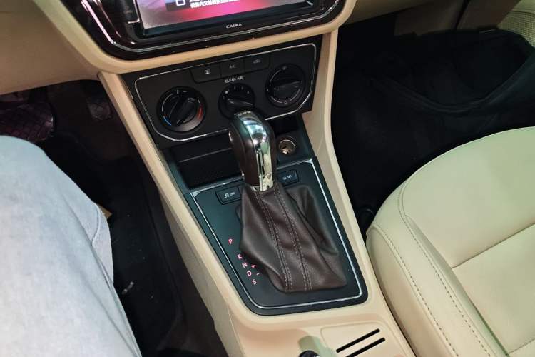 Used Volkswagen Lavida 2015 230TSI DSG Comfort Edition