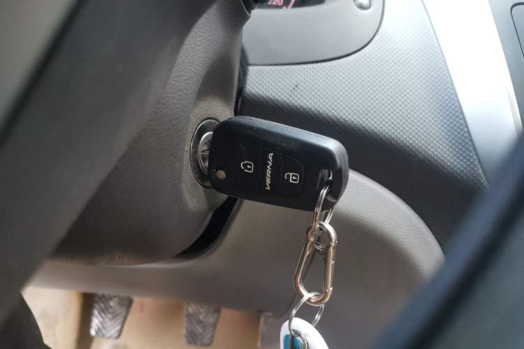 Used Hyundai Verna (older generation) 2014 1.4L Manual Smart GLS Trim